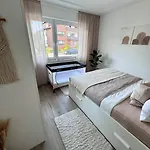 Schick, Gemuetlich & Naehe Therme Apartman *