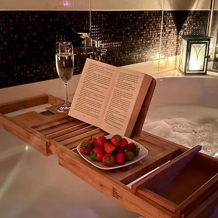 Apartment Schick, Gemuetlich & Naehe Therme *